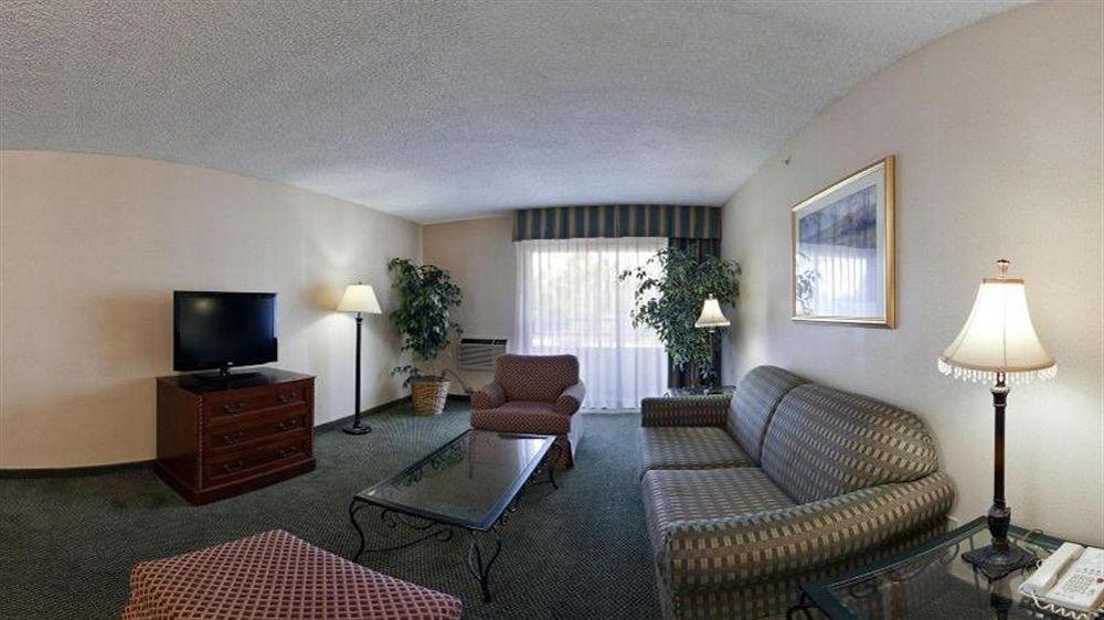 Fairfield Inn & Suites By Marriott Los Angeles Rosemead Exterior photo